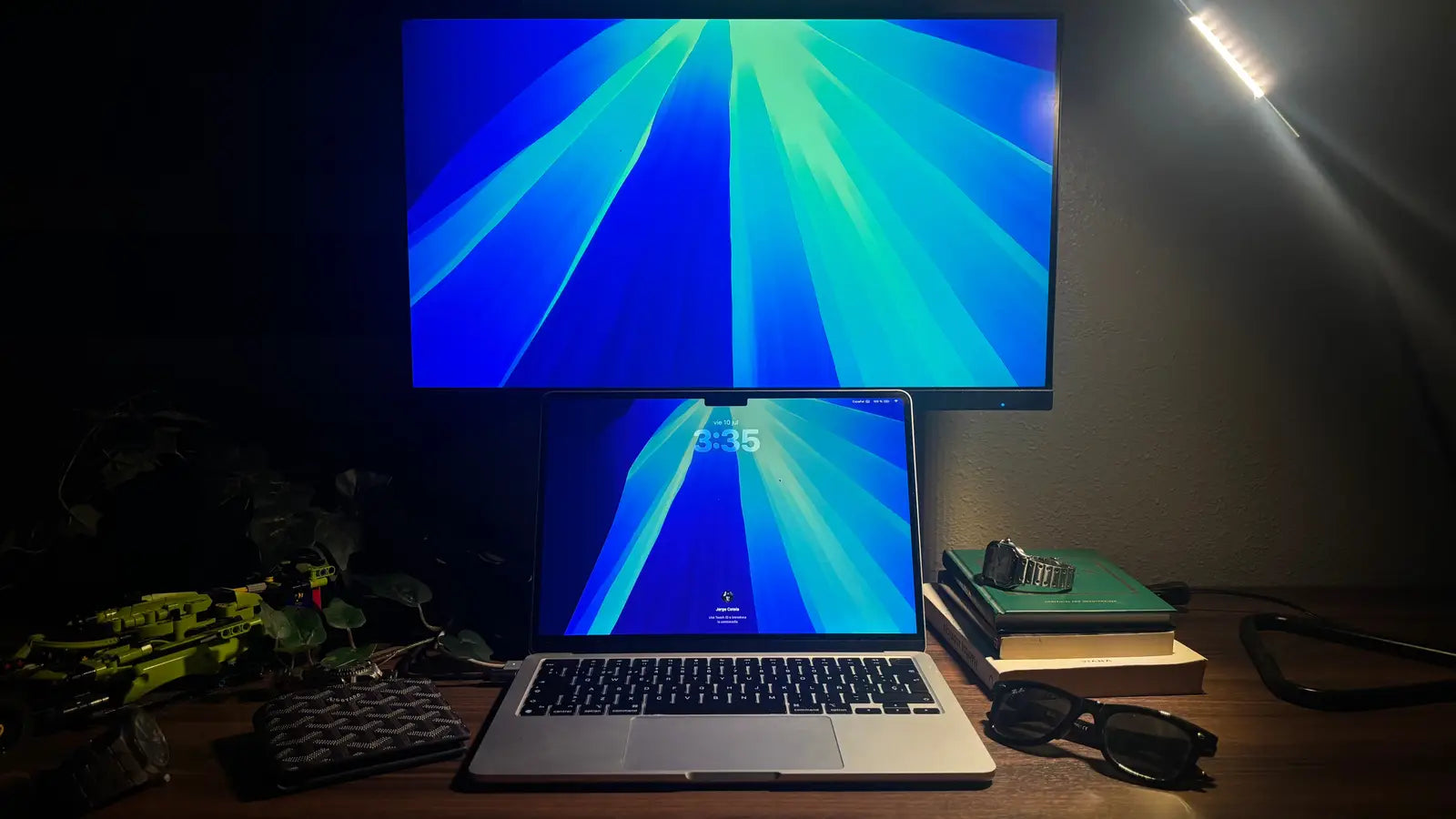 Setup with a default wallpaper
